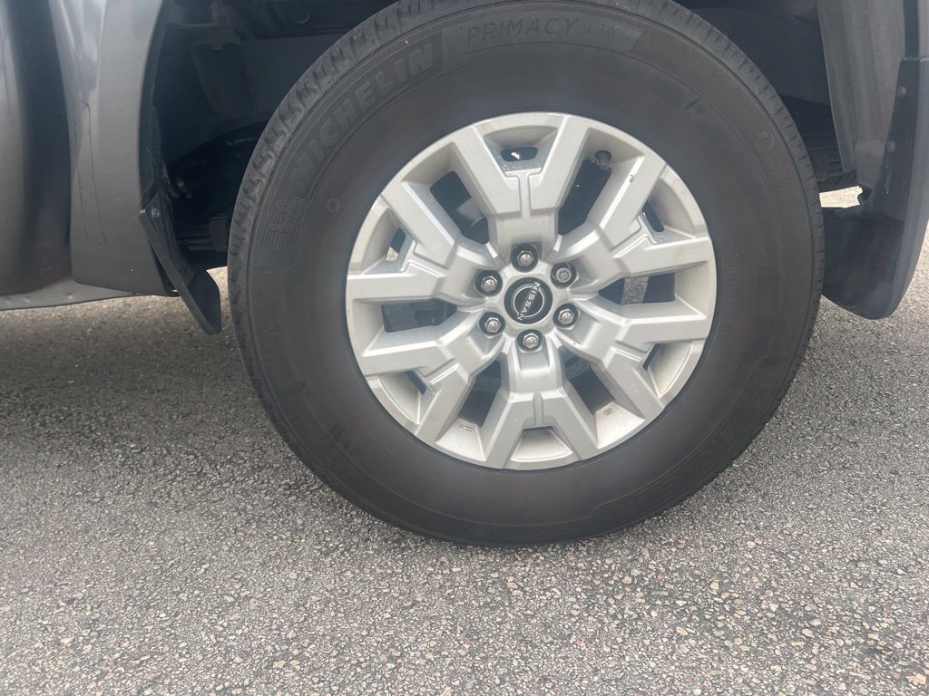 Used 2022 Nissan Frontier SV AWD/4WD image 5