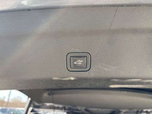 Used 2021 Chevrolet Tahoe Z71 image 13