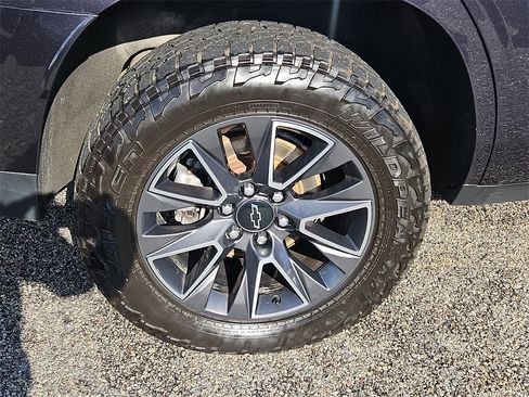 Certified 2022 Chevrolet Tahoe Z71 w/ Luxury Package image 9