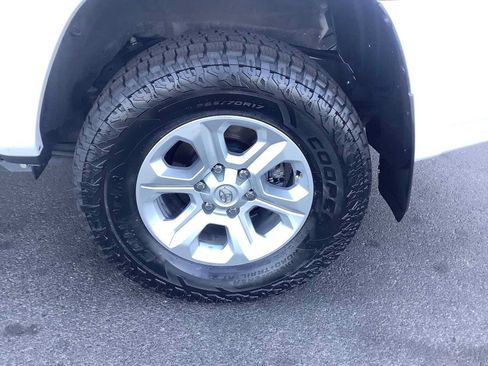 Used 2022 Toyota 4Runner SR5 Premium AWD/4WD image 7