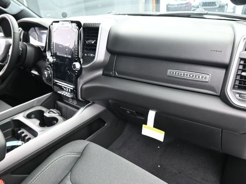 New 2026 RAM 1500 4x4 Crew Cab image 40