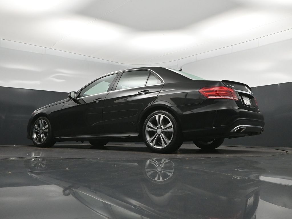 Used 2016 Mercedes-Benz E 350 4MATIC Sedan image 40