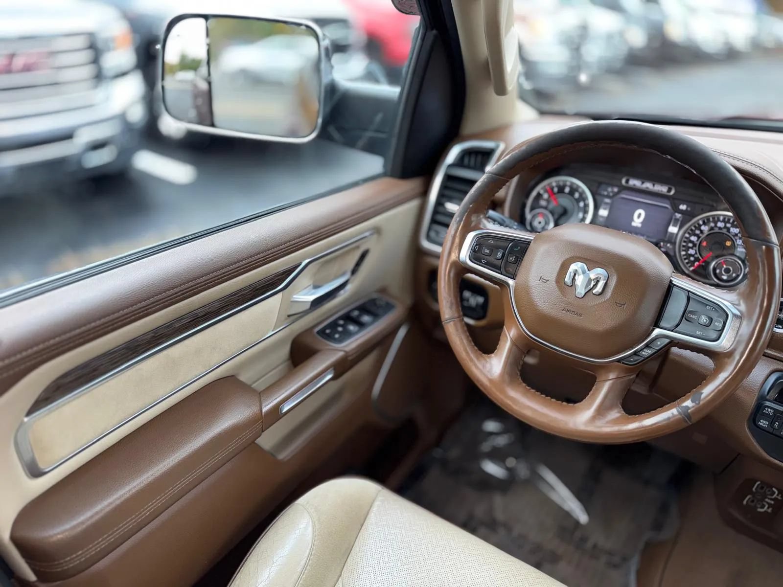 Used 2019 RAM 1500 Laramie AWD/4WD image 23