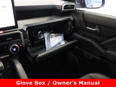 Used 2025 Toyota 4Runner Limited image 24