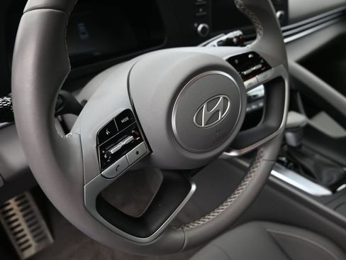 Certified 2025 Hyundai Elantra Sport image 15