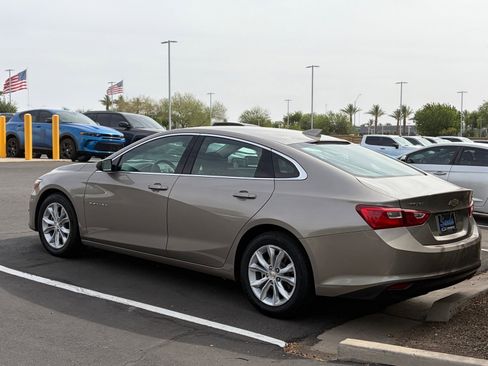 Used 2024 Chevrolet Malibu LT FWD image 4