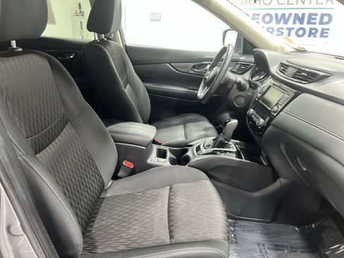 Used 2018 Nissan Rogue SV AWD/4WD image 23
