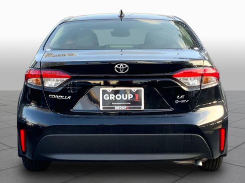 Used 2026 Toyota Corolla LE FWD image 5