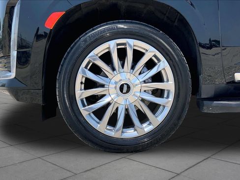 Used 2023 Cadillac Escalade ESV Premium Luxury RWD image 11