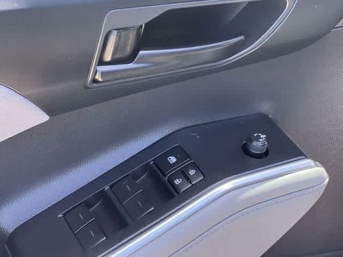 Used 2023 Toyota Highlander L FWD image 30