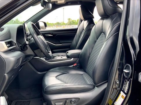 Used 2022 Toyota Highlander XSE image 8