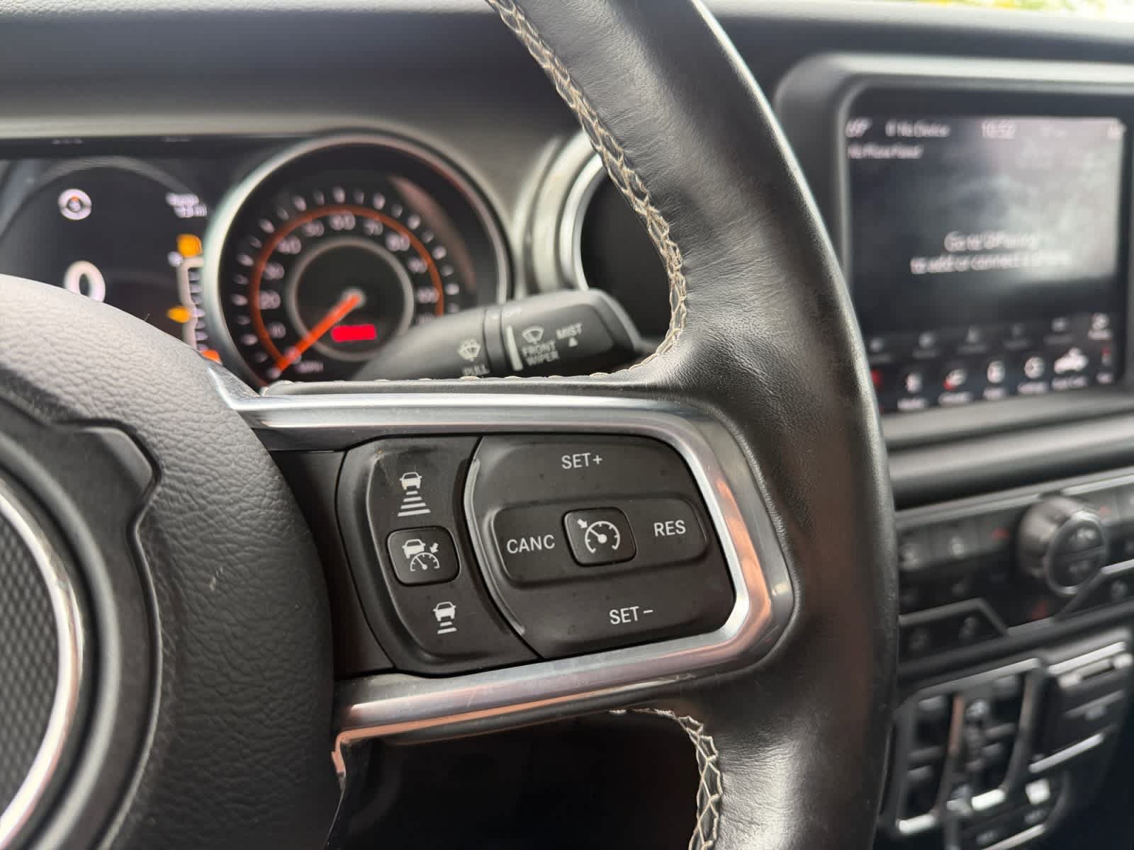 Used 2020 Jeep Gladiator Overland AWD/4WD image 28