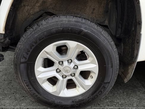 Used 2018 Toyota 4Runner SR5 image 10