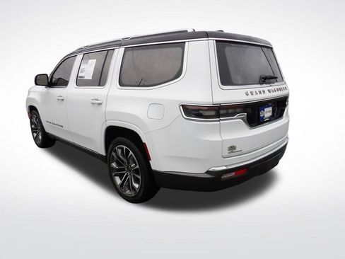 Used 2022 Jeep Grand Wagoneer Series III w/ Rear Seat Video Group 1 image 8