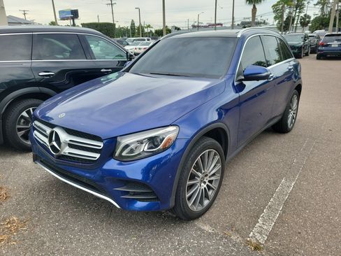Used 2019 Mercedes-Benz GLC 300 image 1
