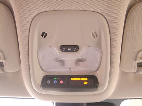 Used 2025 Chevrolet TrailBlazer LT image 34