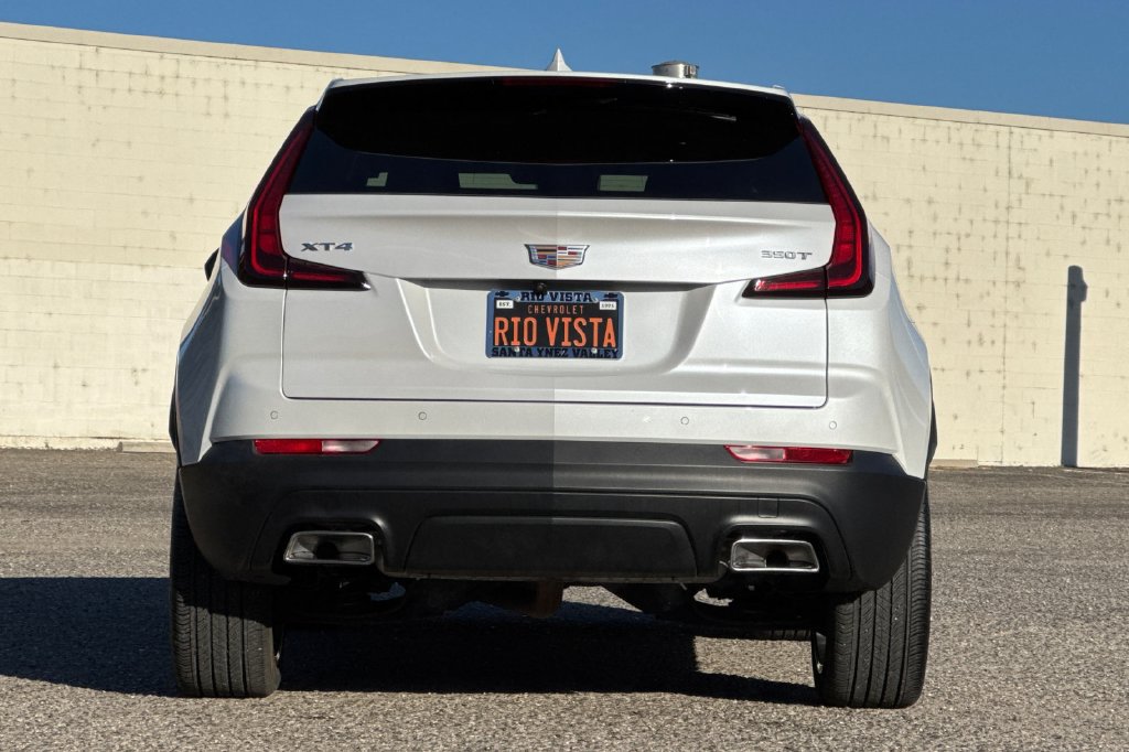 Used 2022 Cadillac XT4 Luxury w/ Driver Awareness Package FWD image 5