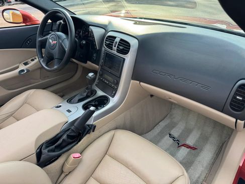Used 2005 Chevrolet Corvette Coupe w/ Preferred Equipment Group RWD image 22