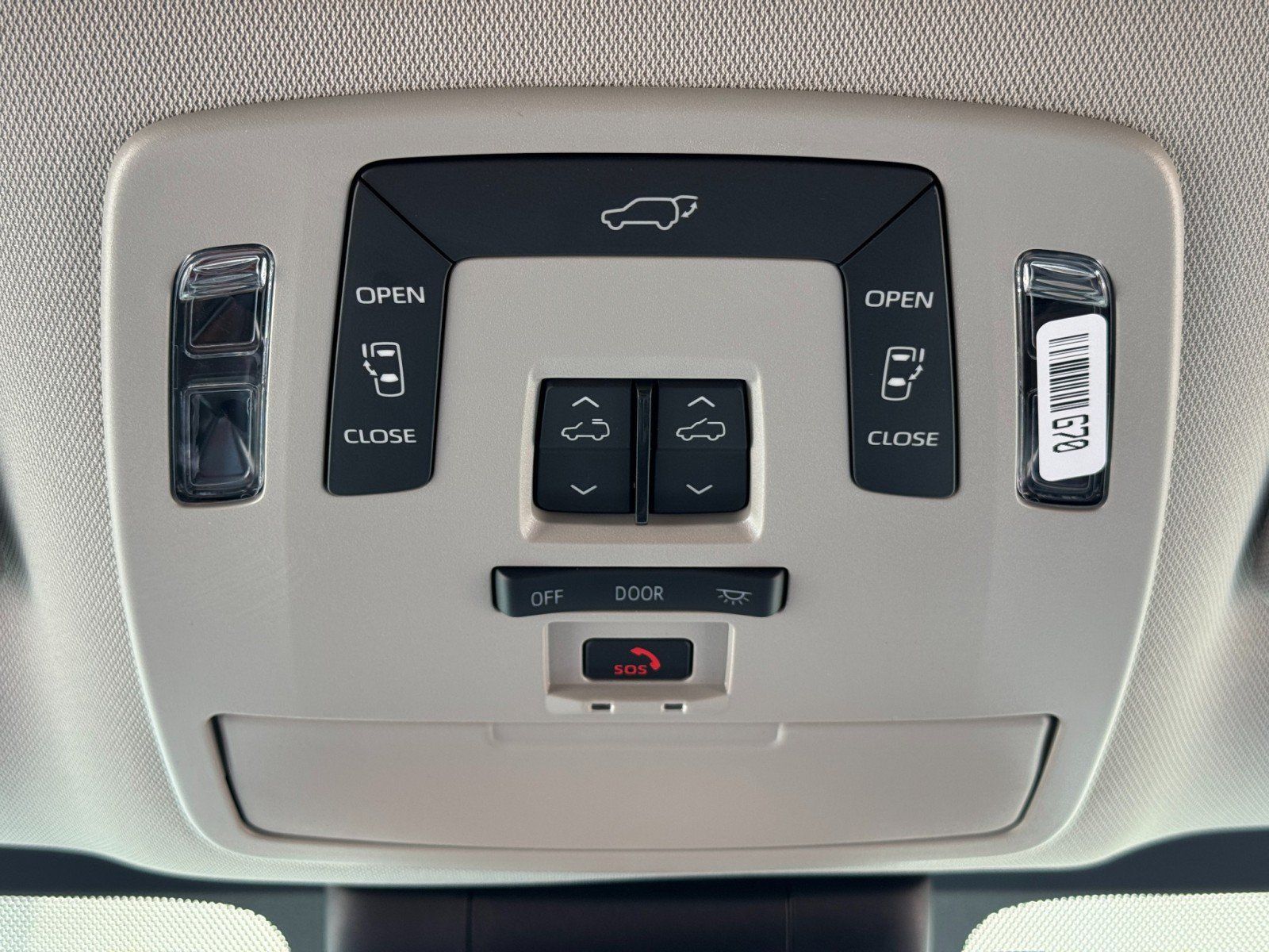 Used 2026 Toyota Sienna XLE FWD image 36