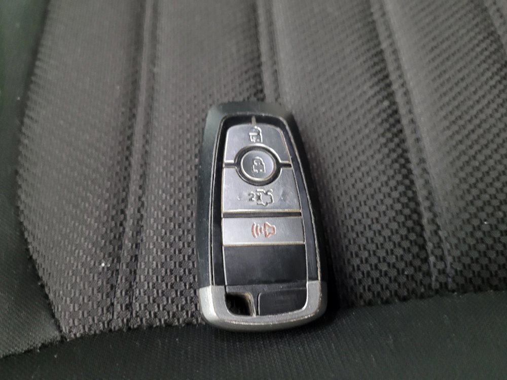Used 2020 Ford Fusion SE FWD image 32