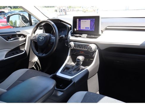 Used 2023 Toyota RAV4 XLE FWD image 27