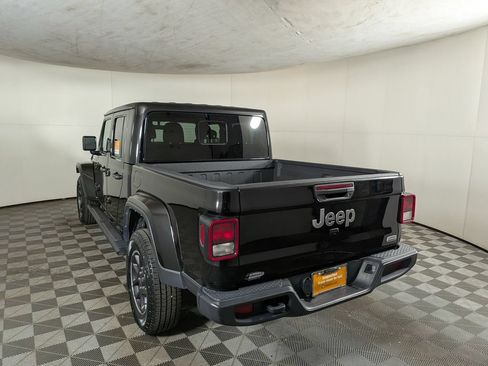 Certified 2023 Jeep Gladiator Overland AWD/4WD image 4