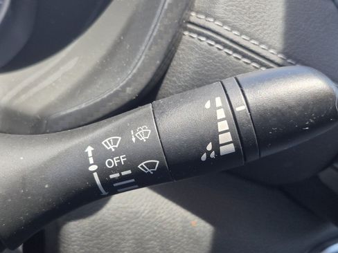 Used 2025 Nissan Sentra SV FWD image 33