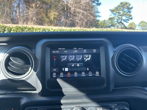 Used 2022 Jeep Wrangler Unlimited Sport image 18