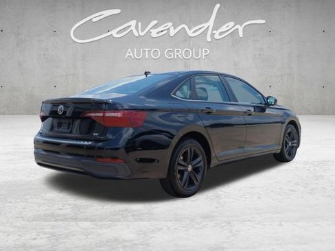 Used 2024 Volkswagen Jetta SE FWD image 16