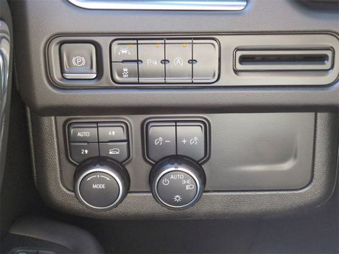 Used 2023 Chevrolet Tahoe LT image 18