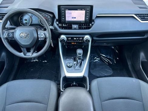 Used 2022 Toyota RAV4 LE image 10