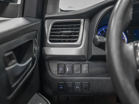 Used 2018 Toyota Highlander Limited image 18