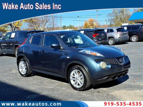Used 2011 Nissan Juke SV image 1