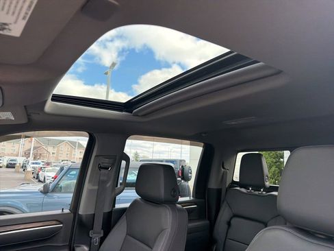 Used 2025 GMC Sierra 2500 SLT image 3