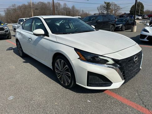 Used 2023 Nissan Altima 2.5 SL image 9