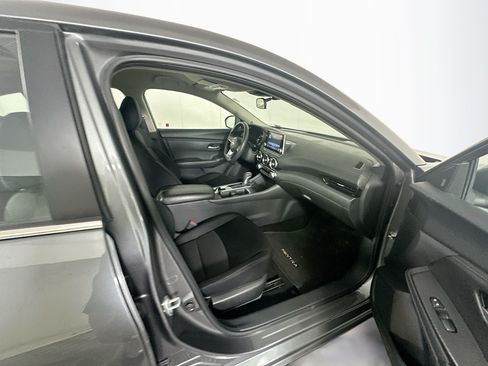 Used 2025 Nissan Sentra SV FWD image 29