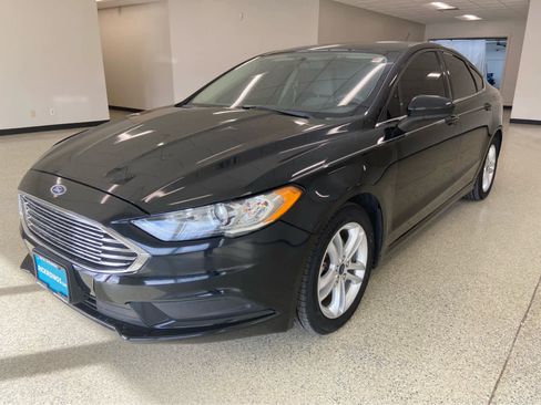 Used 2018 Ford Fusion SE image 10