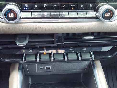 Used 2024 GMC Canyon Denali w/ LPO, Denali Black Edition AWD/4WD image 18