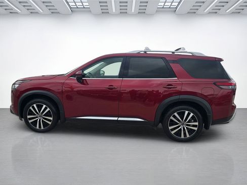 Used 2024 Nissan Pathfinder Platinum FWD image 6