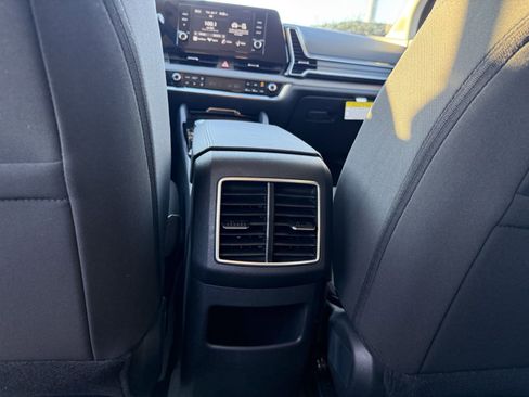 New 2025 Kia Sportage LX image 14