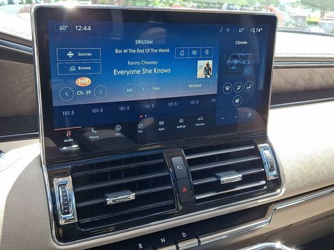 Certified 2022 Lincoln Navigator L Reserve AWD/4WD image 3