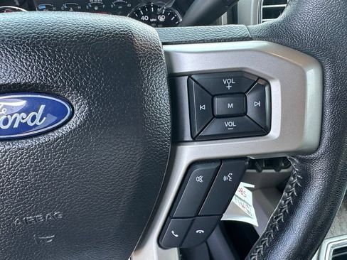 Used 2017 Ford F250 Lariat w/ Lariat Value Package AWD/4WD image 19