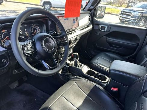 Used 2025 Jeep Wrangler Sport image 8