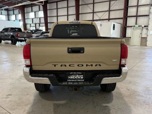 Used 2016 Toyota Tacoma TRD Off-Road w/ Towing Package image 9