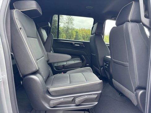 New 2025 Chevrolet Suburban Premier image 44