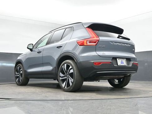 Used 2023 Volvo XC40 B5 Plus w/ Climate Package image 14