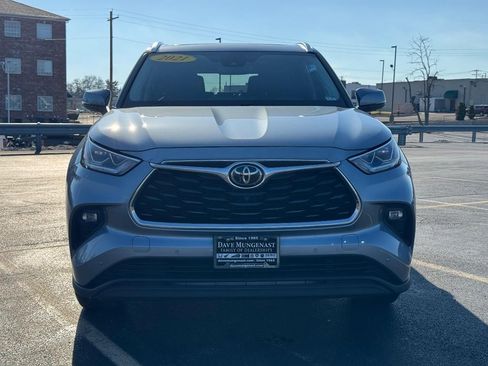 Used 2021 Toyota Highlander Limited image 9