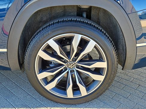 Certified 2023 Volkswagen Atlas SEL Premium image 5