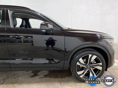 Used 2025 Volvo XC40 B5 Plus image 95
