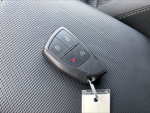 Used 2025 Chevrolet Equinox LT FWD image 11